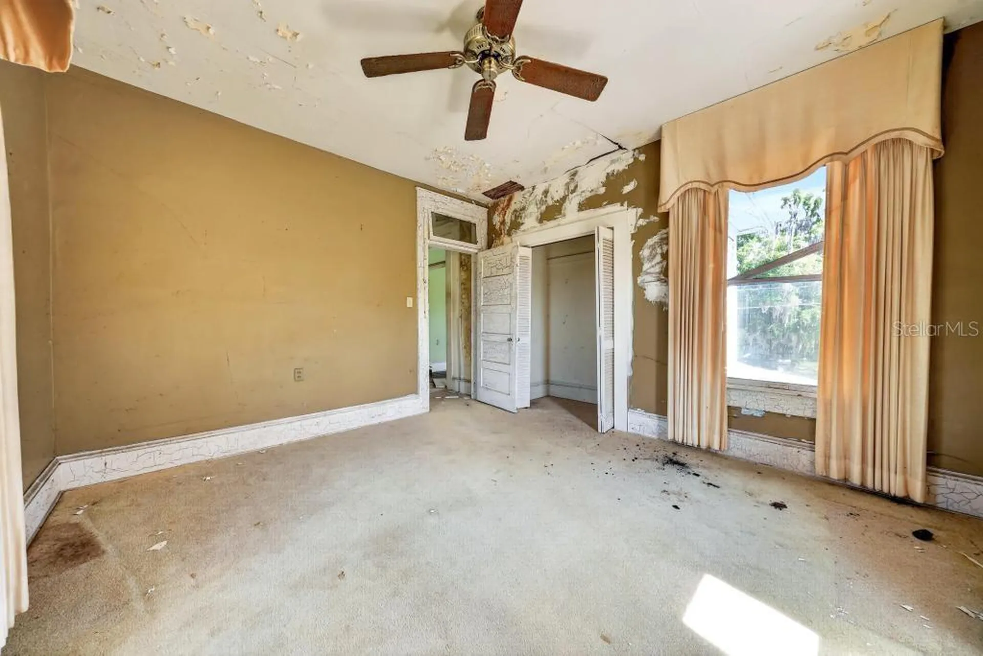 102 S Trowell Avenue Umatilla FL 32784
