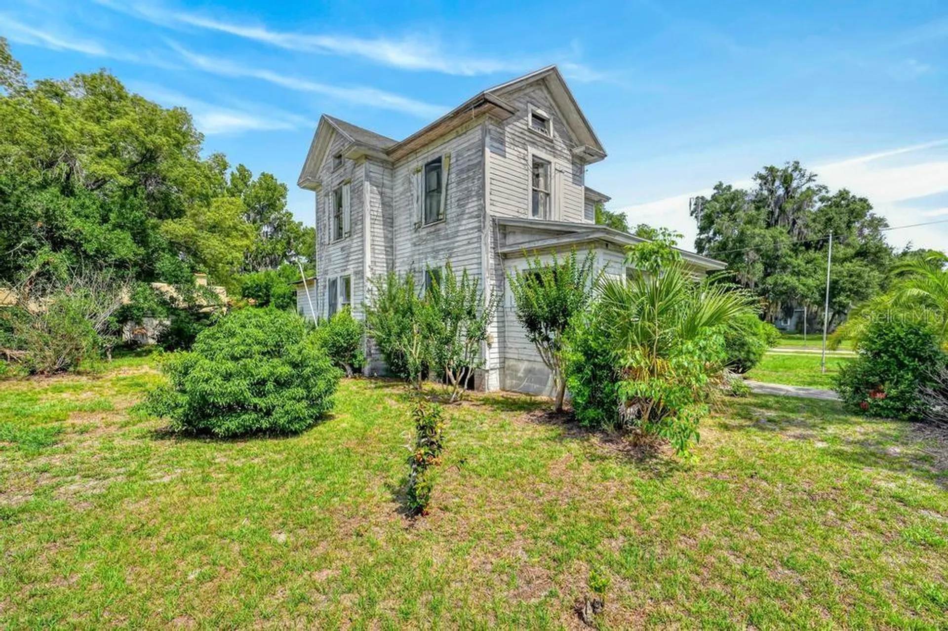102 S Trowell Avenue Umatilla FL 32784