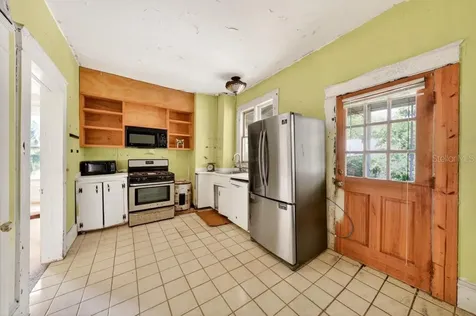 102 S Trowell Avenue Umatilla FL 32784