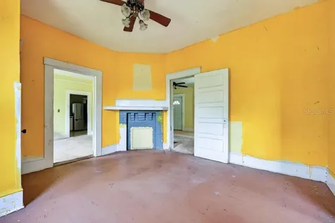 102 S Trowell Avenue Umatilla FL 32784