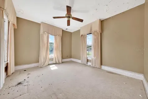 102 S Trowell Avenue Umatilla FL 32784