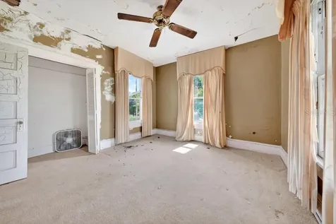 102 S Trowell Avenue Umatilla FL 32784
