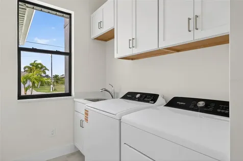 817 NW 38th Place Cape Coral FL 33993