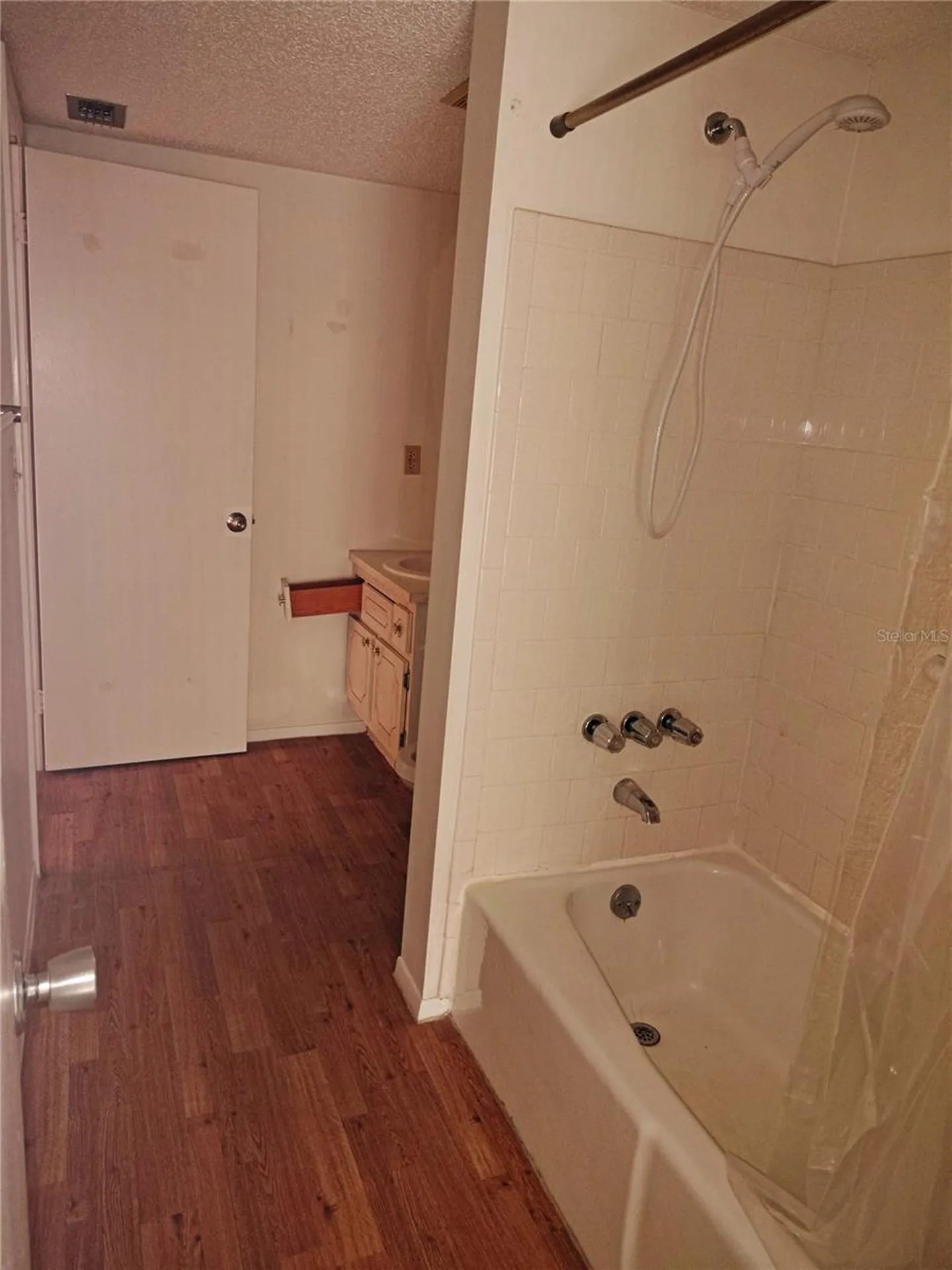 3737 Lake Bayshore Drive Bradenton FL 34205