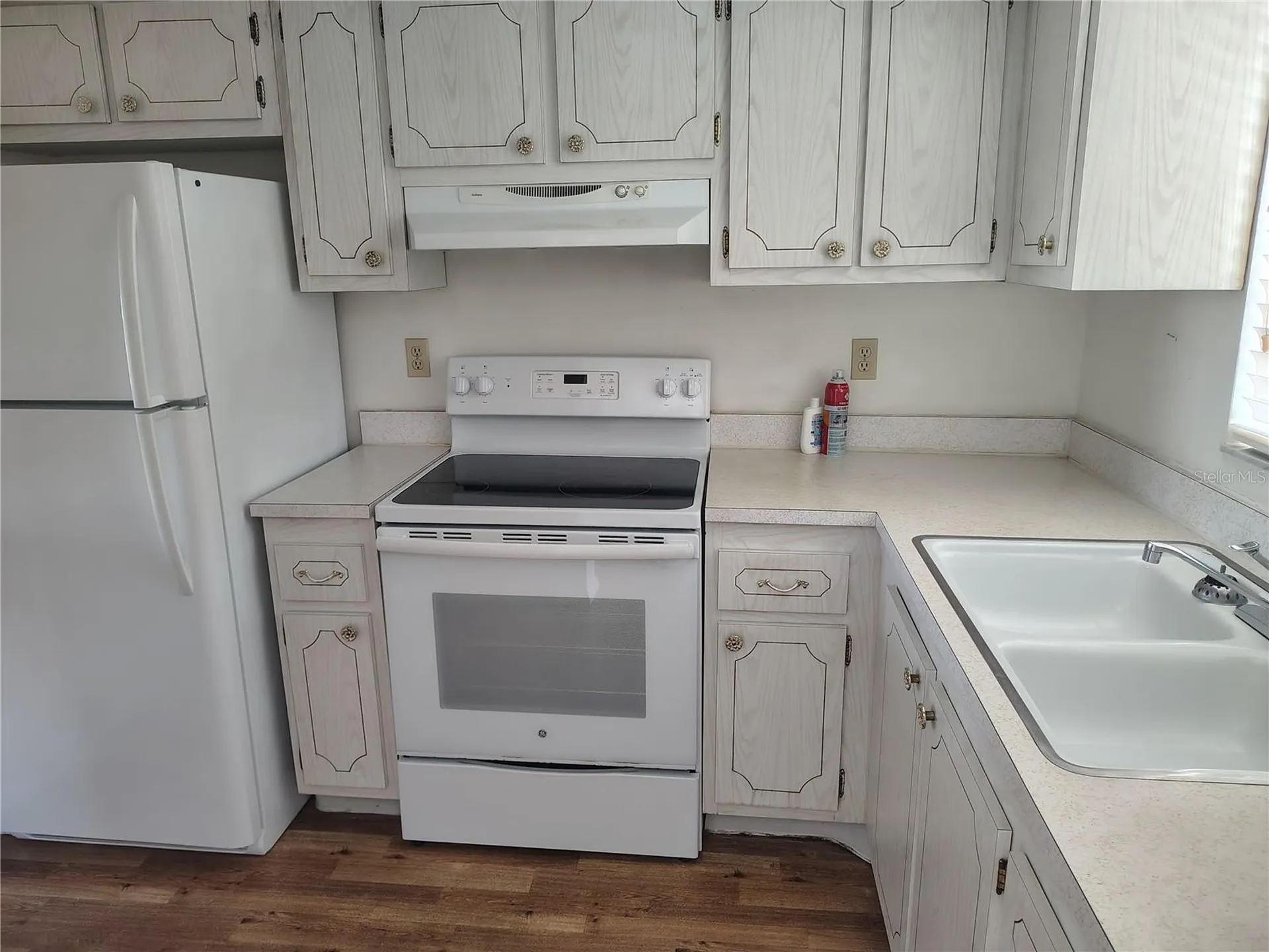 3737 Lake Bayshore Drive Bradenton FL 34205
