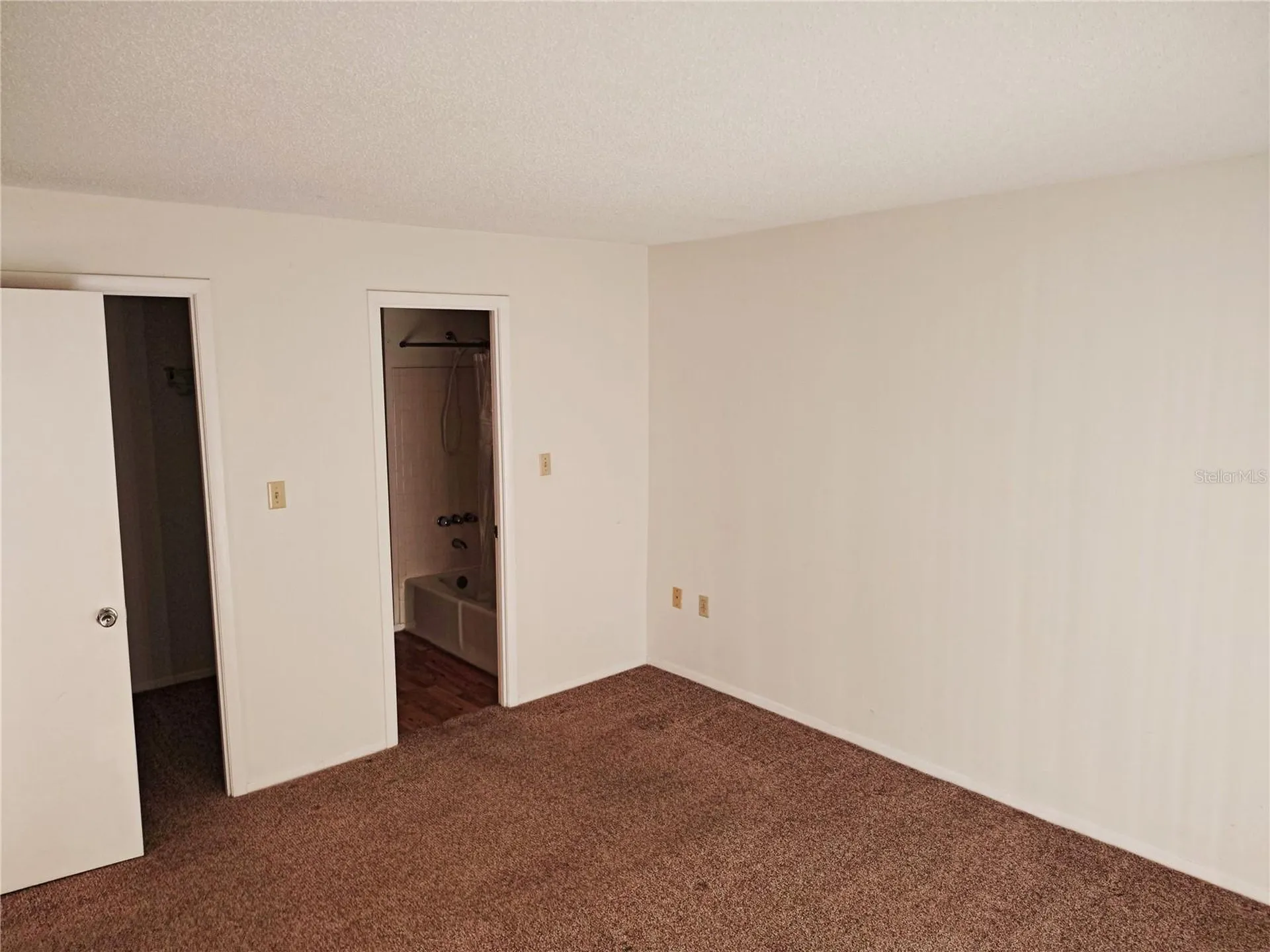 3737 Lake Bayshore Drive Bradenton FL 34205