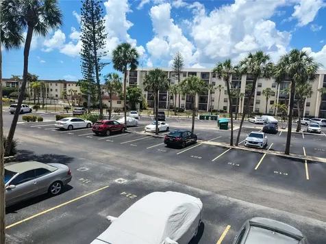 3737 Lake Bayshore Drive Bradenton FL 34205