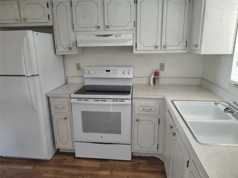 3737 Lake Bayshore Drive Bradenton FL 34205