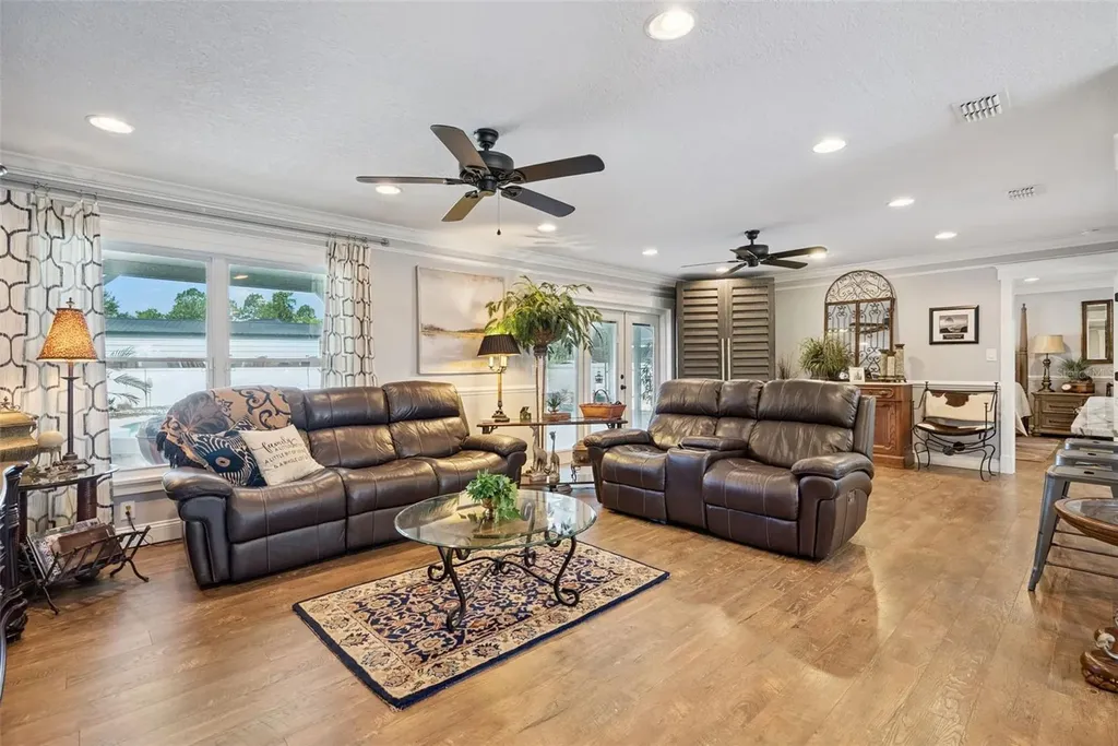 2530 E New York Avenue Deland FL 32724