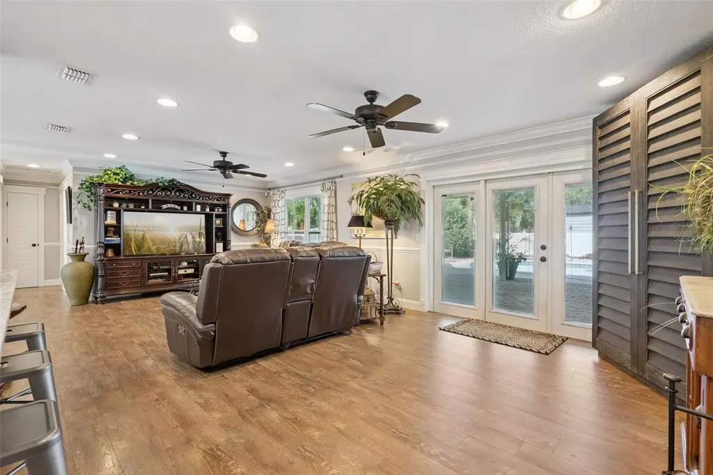 2530 E New York Avenue Deland FL 32724