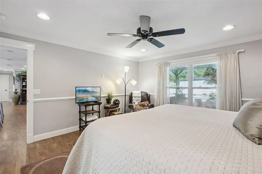 2530 E New York Avenue Deland FL 32724