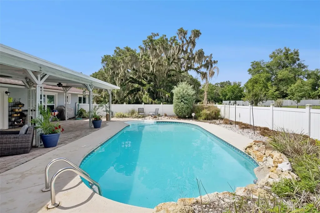 2530 E New York Avenue Deland FL 32724
