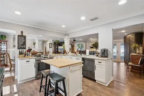 2530 E New York Avenue Deland FL 32724