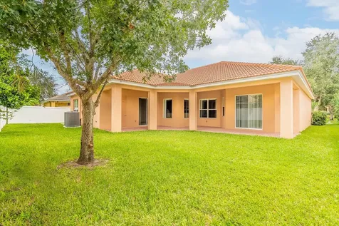 3877 Shoreview Drive Kissimmee FL 34744