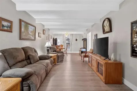 1513 Club Circle Lakeshore FL 33854