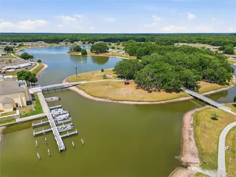 1513 Club Circle Lakeshore FL 33854