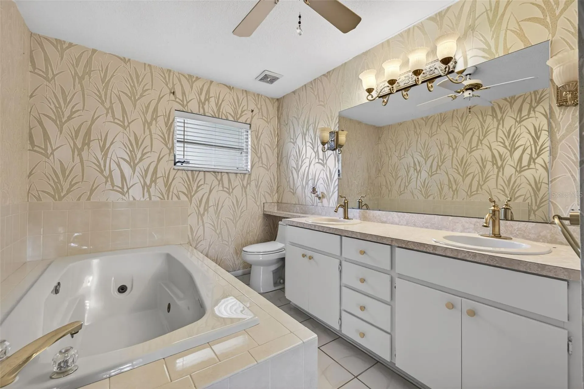 3911 16th Avenue N St Petersburg FL 33713