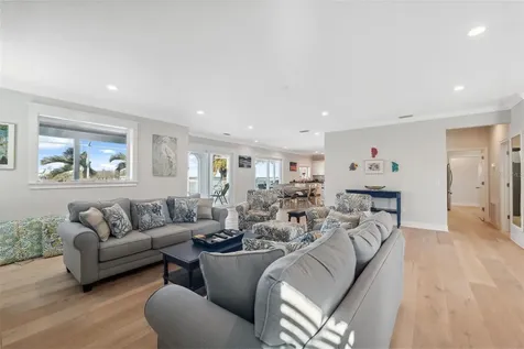 727 Key Royale Drive Holmes Beach FL 34217