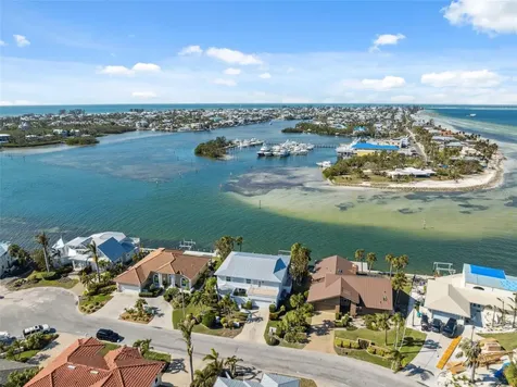 727 Key Royale Drive Holmes Beach FL 34217