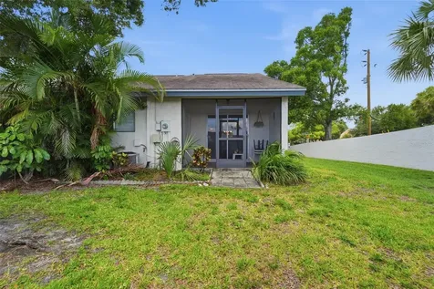 561 Laguna Vista Court Largo FL 33771