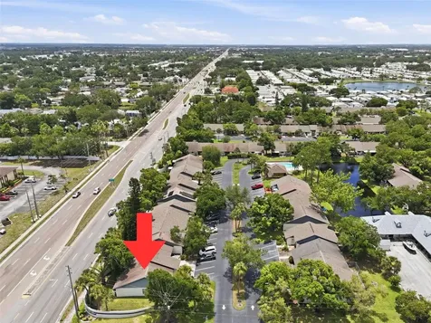 561 Laguna Vista Court Largo FL 33771