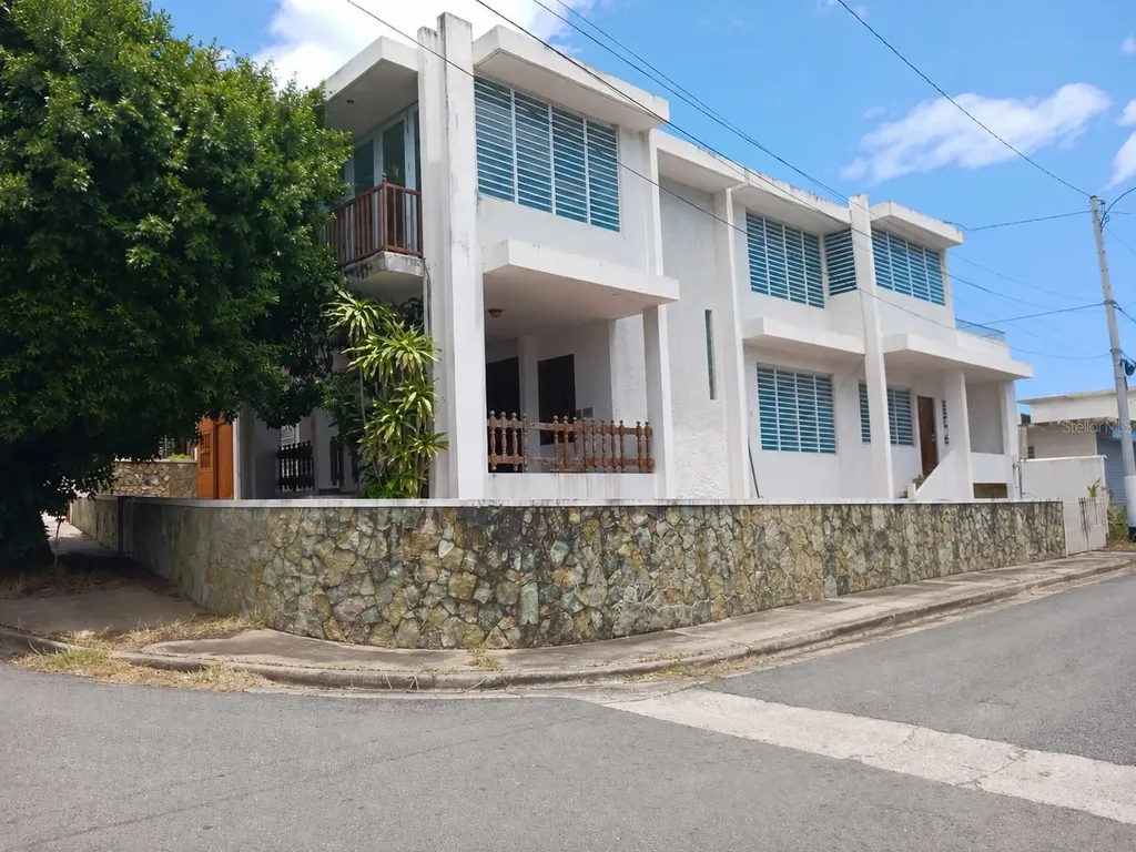 15B Calle 4 Arecibo PR 00612