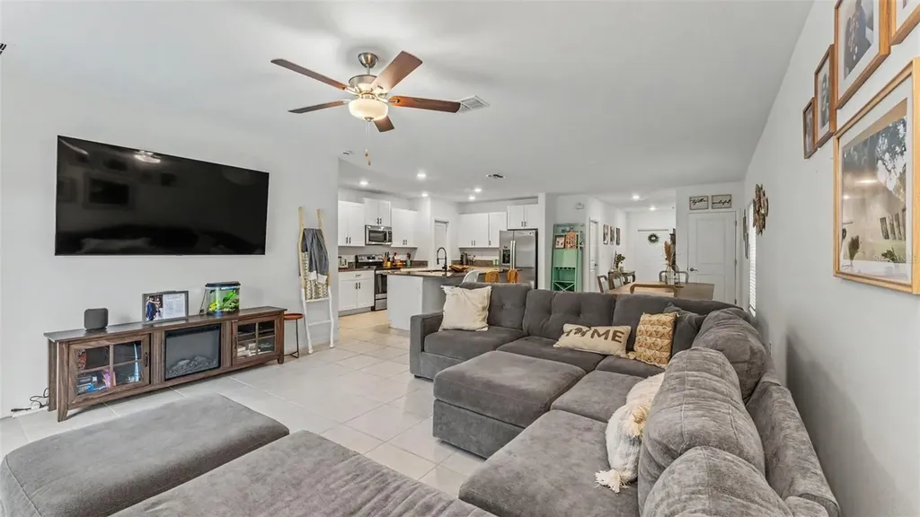 2063 Old Pasture Lane Lakeland FL 33801