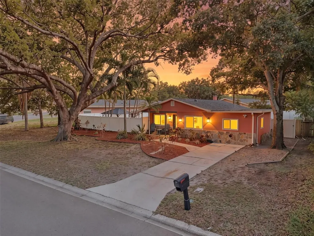961 Lexington Drive Dunedin FL 34698