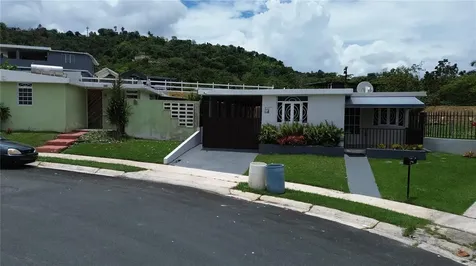 E-20 Calle 4 Santa Rosa Caguas PR 00725