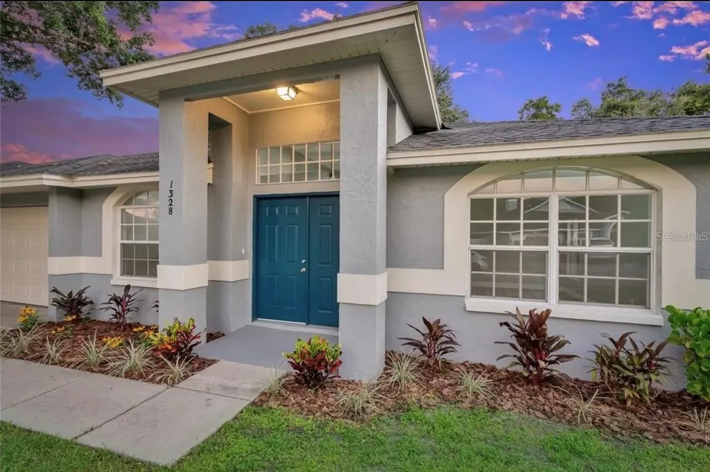 1328 Gangplank Drive Valrico FL 33594