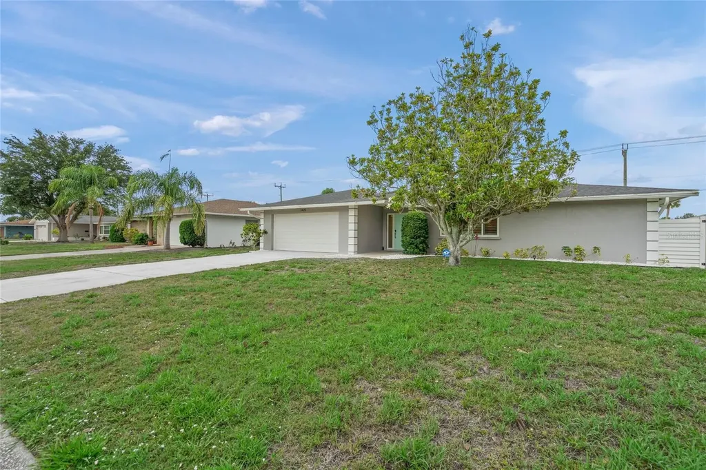 3405 S Lockwood Ridge Road Sarasota FL 34239
