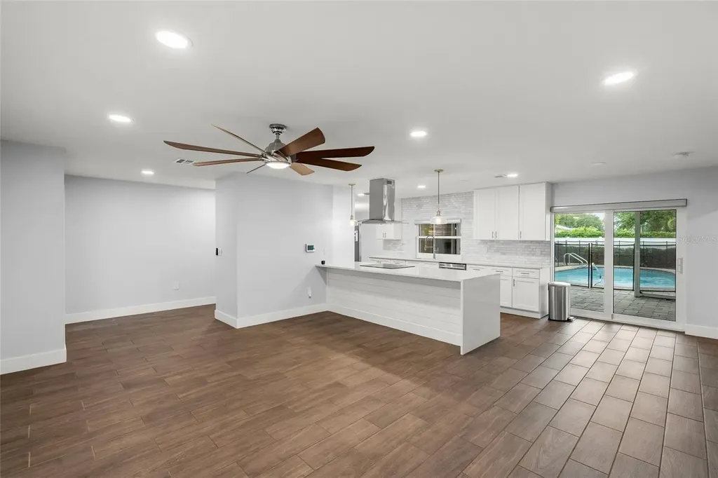 3405 S Lockwood Ridge Road Sarasota FL 34239