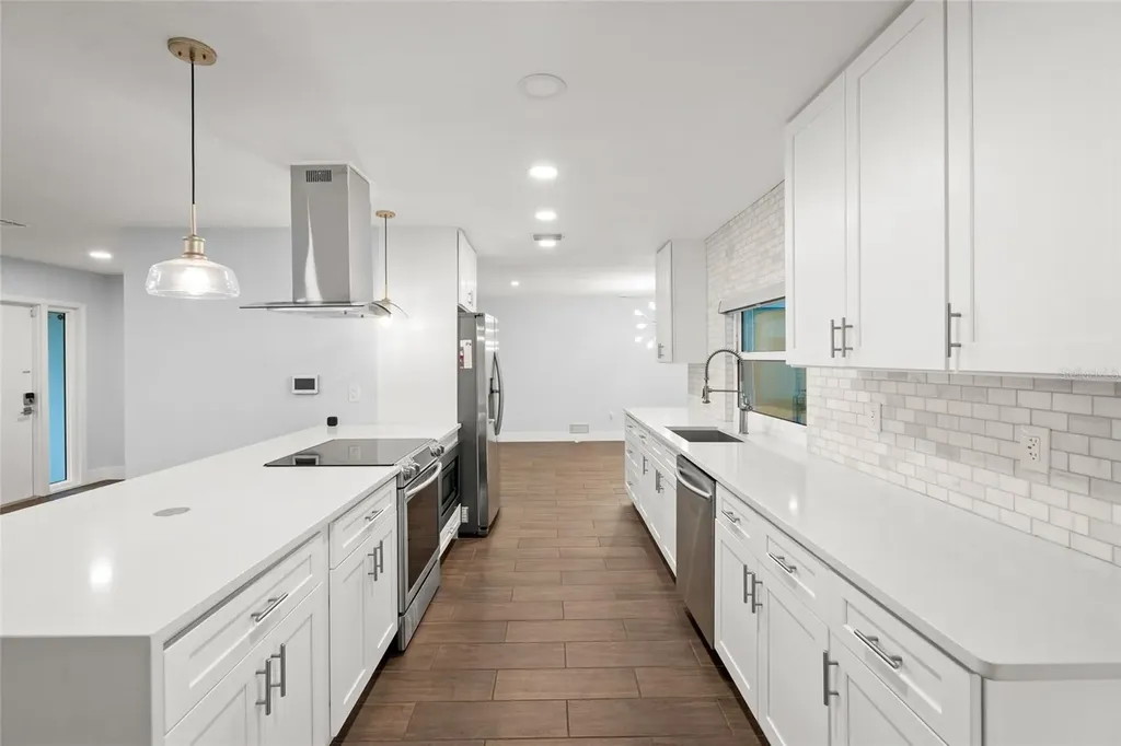 3405 S Lockwood Ridge Road Sarasota FL 34239
