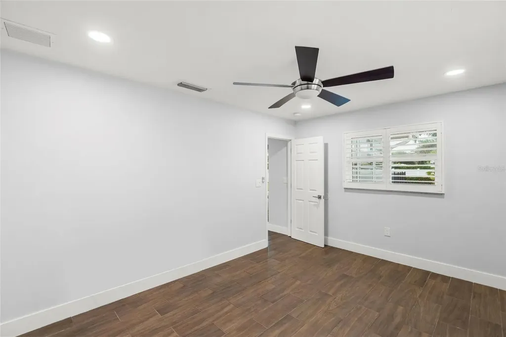 3405 S Lockwood Ridge Road Sarasota FL 34239
