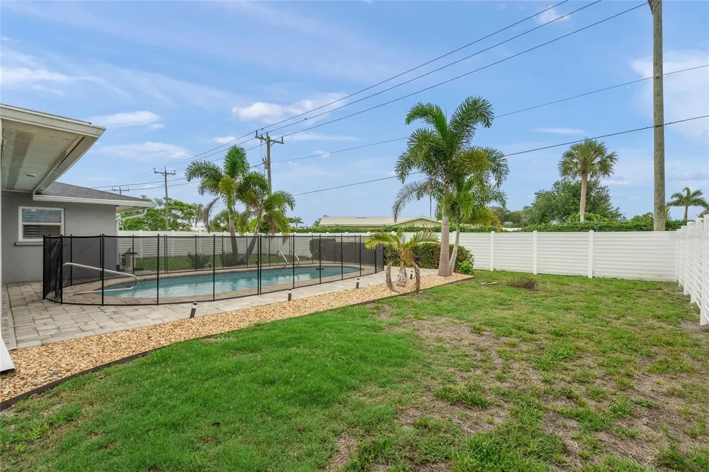 3405 S Lockwood Ridge Road Sarasota FL 34239