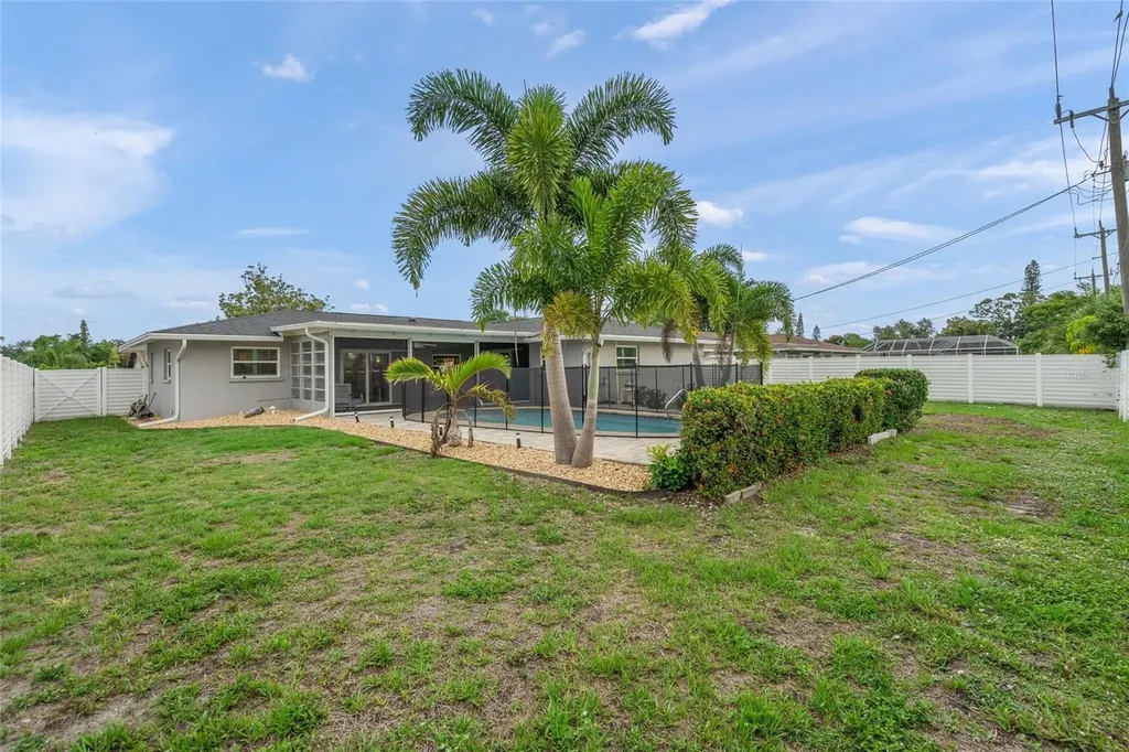 3405 S Lockwood Ridge Road Sarasota FL 34239