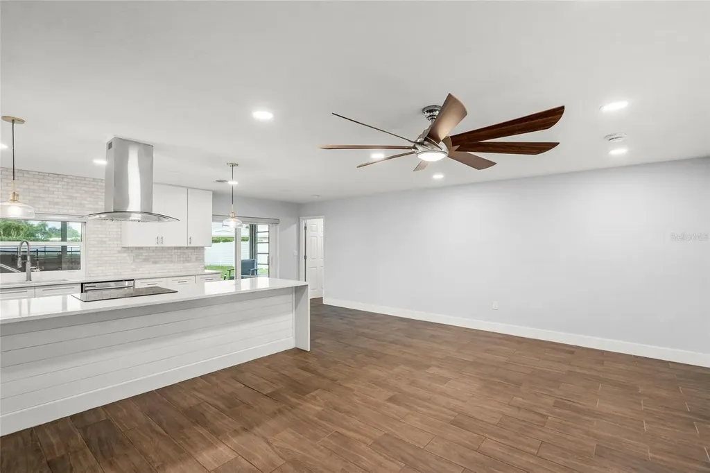 3405 S Lockwood Ridge Road Sarasota FL 34239