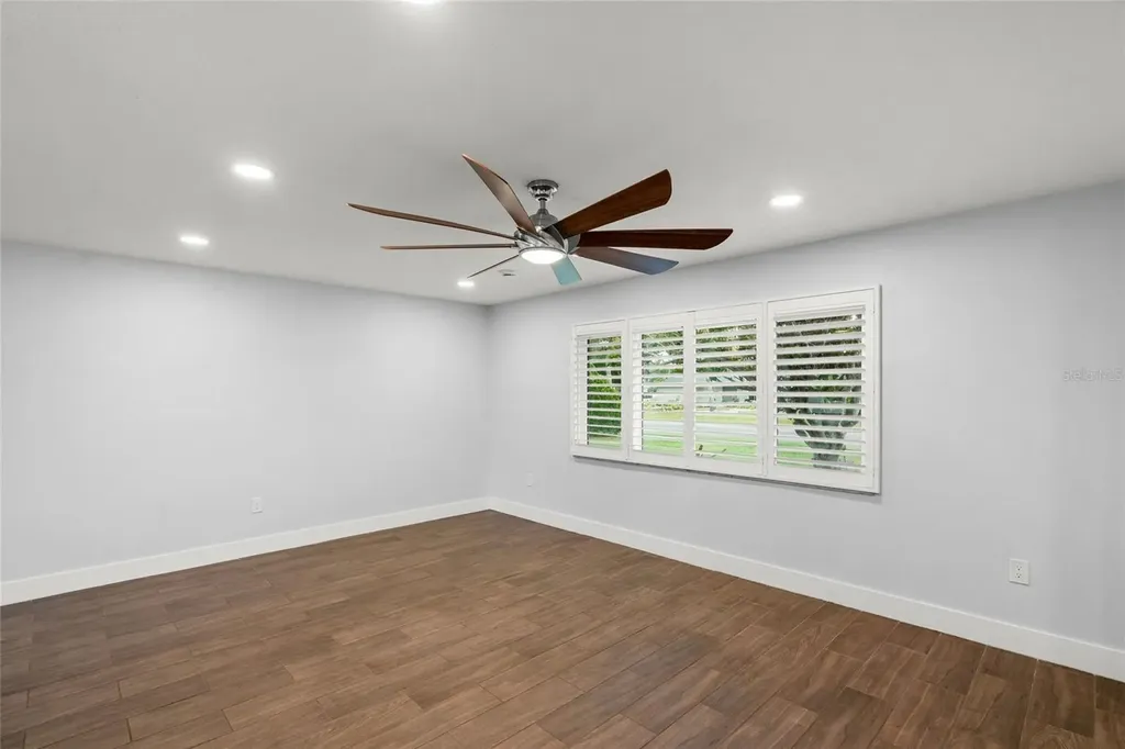 3405 S Lockwood Ridge Road Sarasota FL 34239