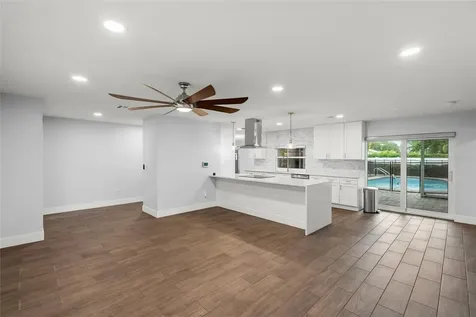 3405 S Lockwood Ridge Road Sarasota FL 34239