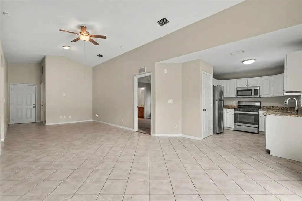 1915 E Mcberry Street Tampa FL 33610