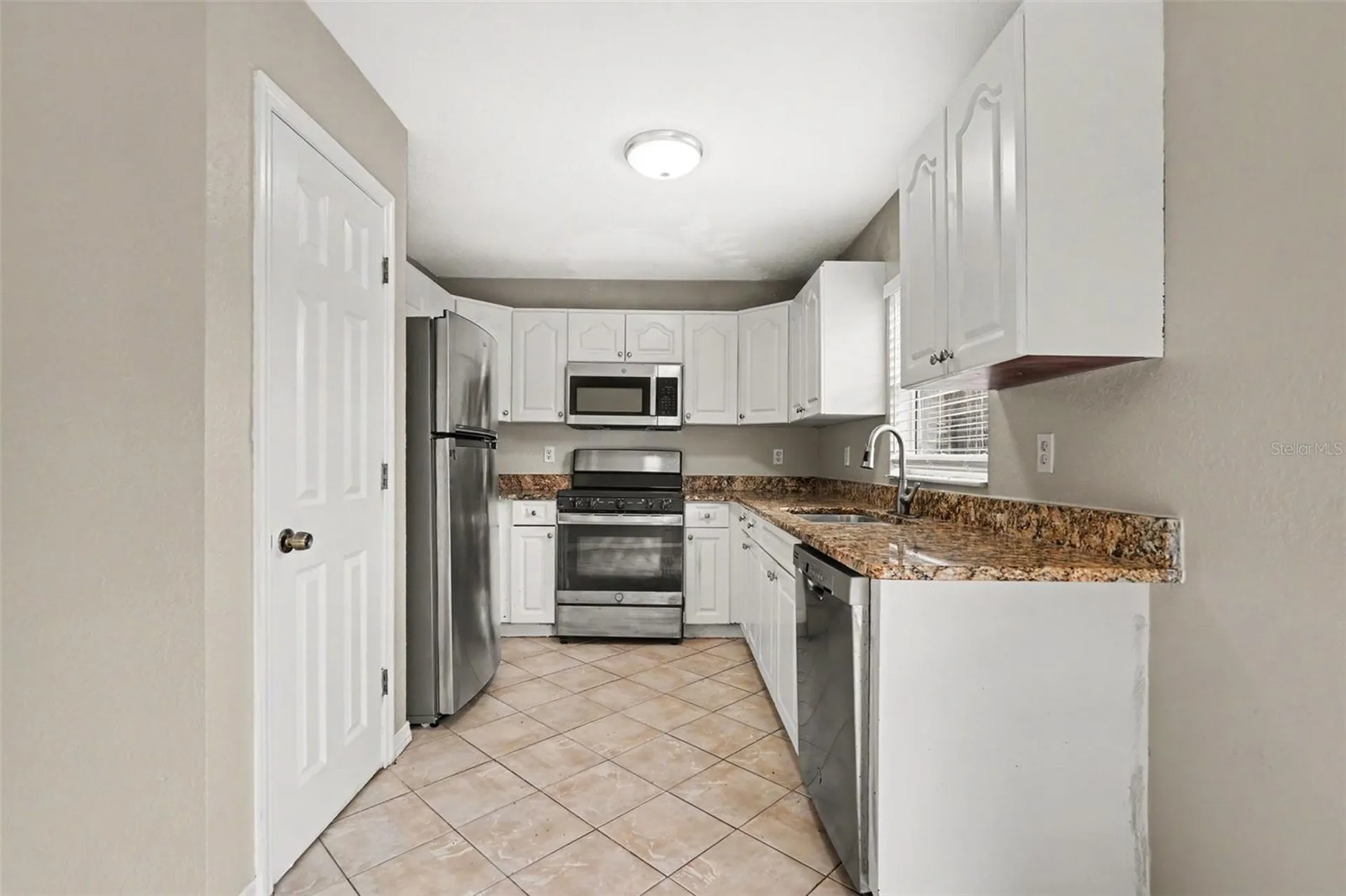 1915 E Mcberry Street Tampa FL 33610
