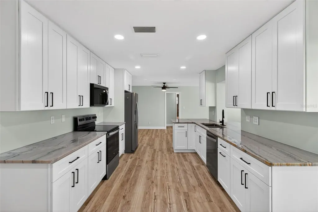 7957 10th Avenue S St Petersburg FL 33707