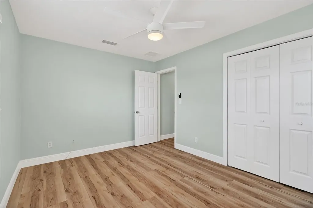 7957 10th Avenue S St Petersburg FL 33707