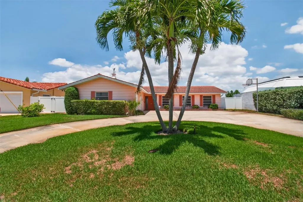 7957 10th Avenue S St Petersburg FL 33707