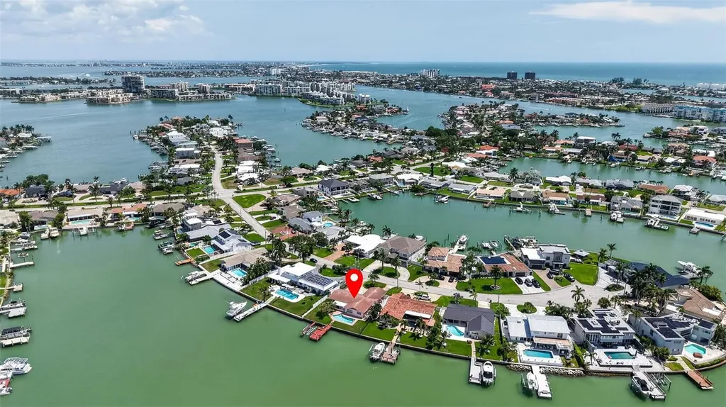 7957 10th Avenue S St Petersburg FL 33707