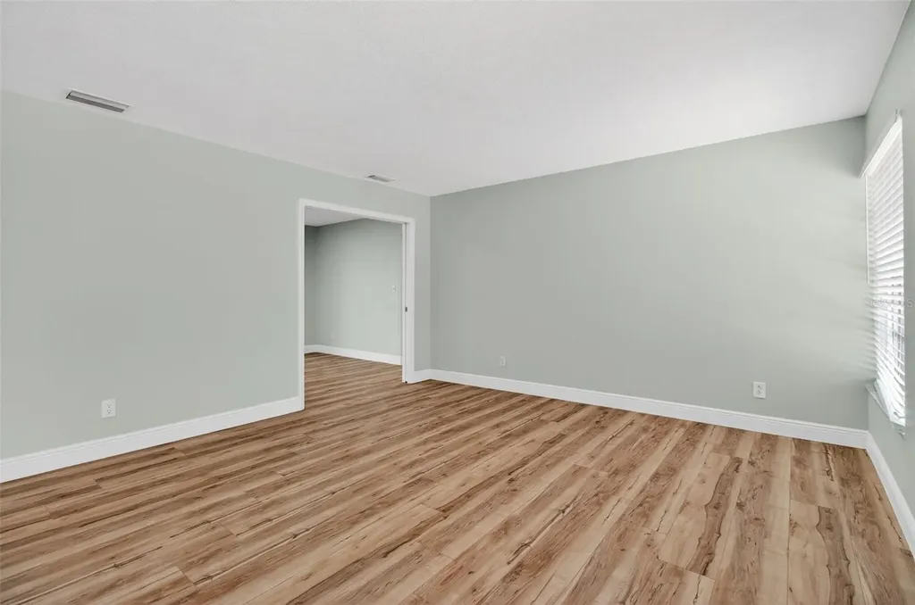 7957 10th Avenue S St Petersburg FL 33707