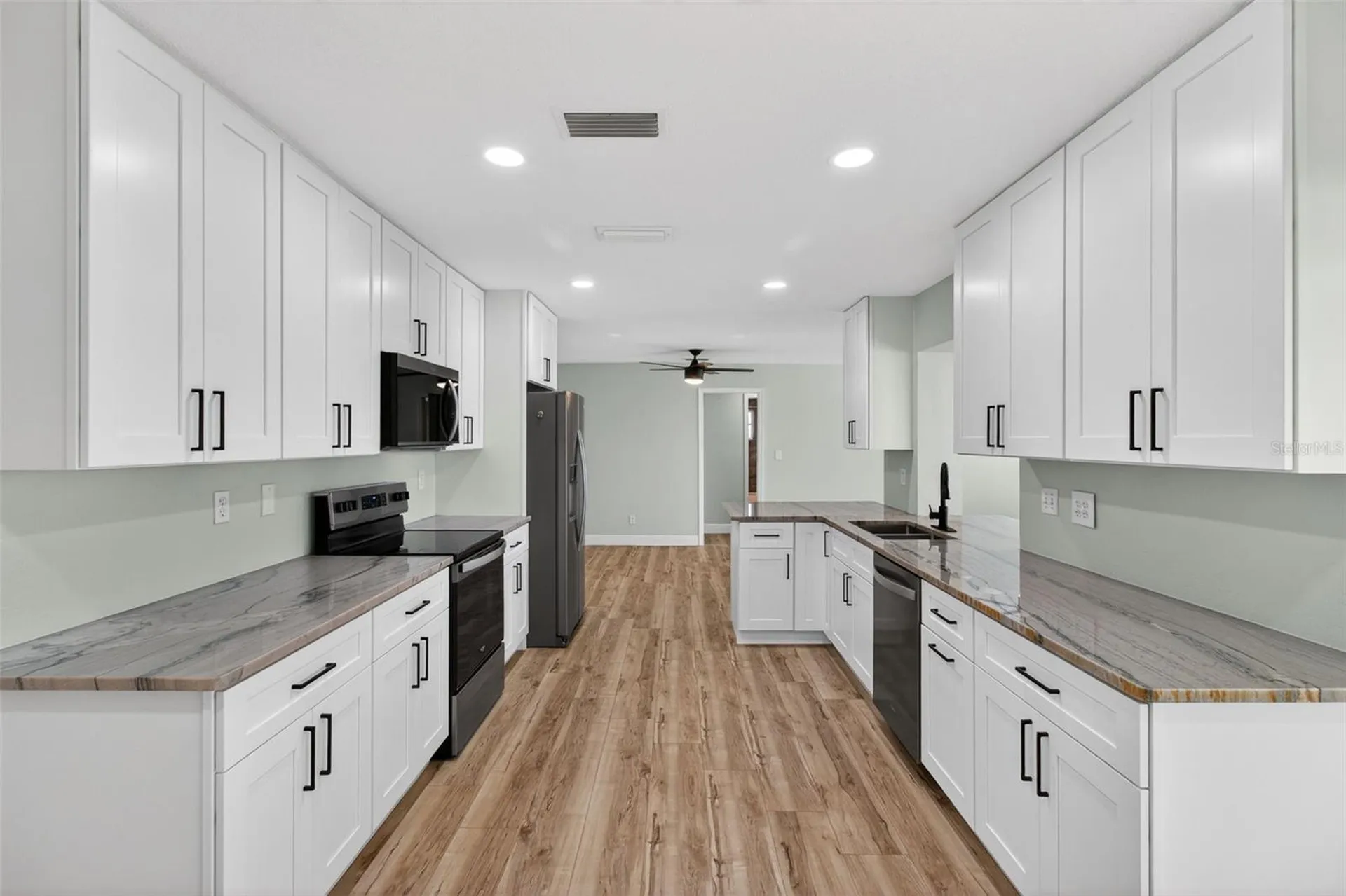 7957 10th Avenue S St Petersburg FL 33707