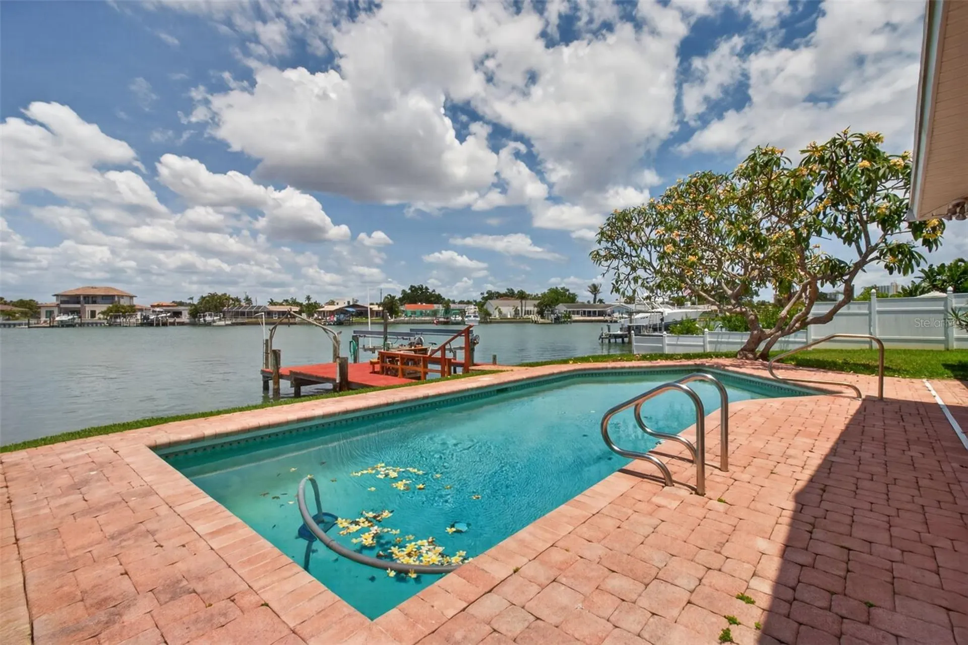 7957 10th Avenue S St Petersburg FL 33707