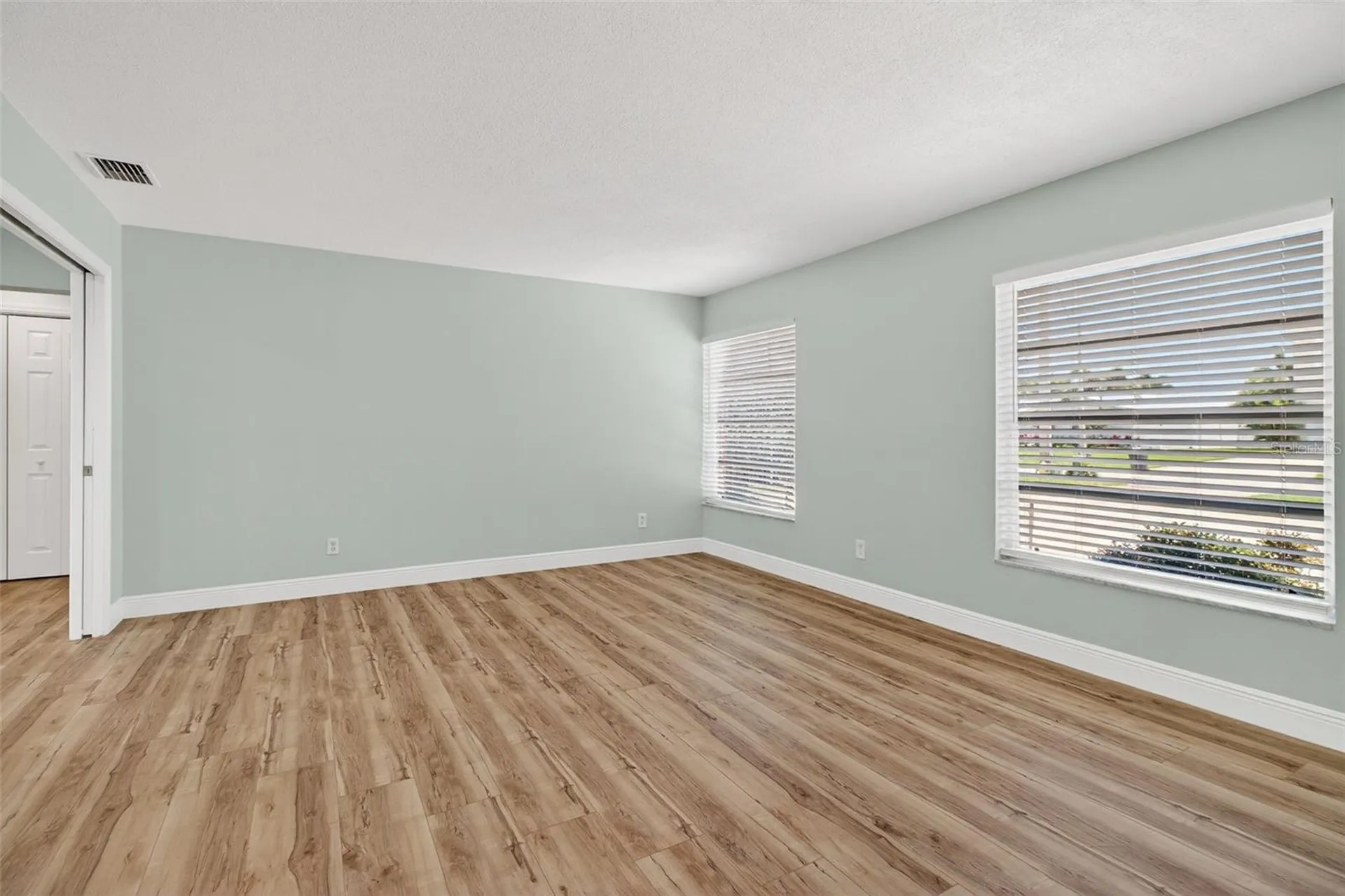 7957 10th Avenue S St Petersburg FL 33707