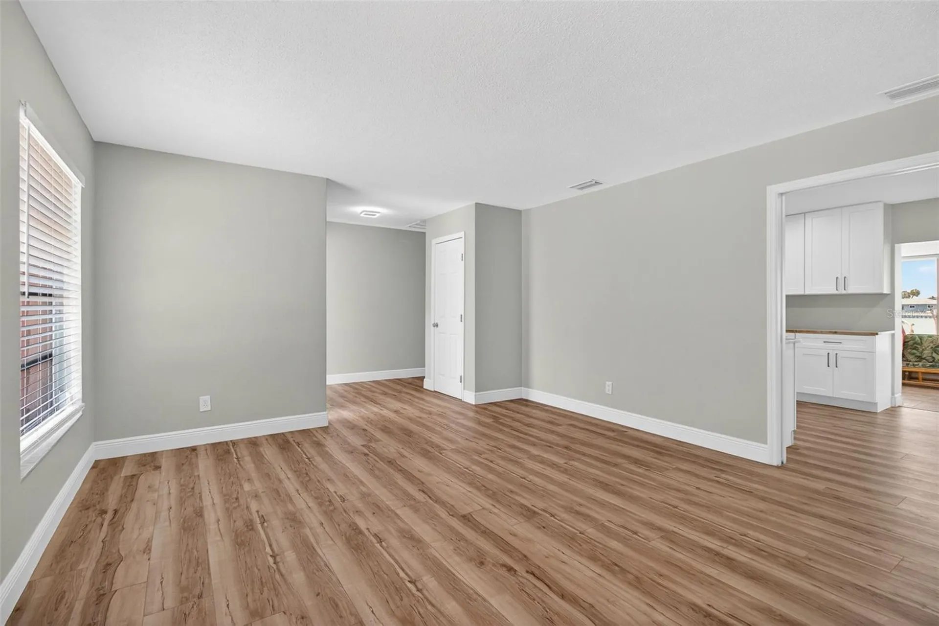 7957 10th Avenue S St Petersburg FL 33707